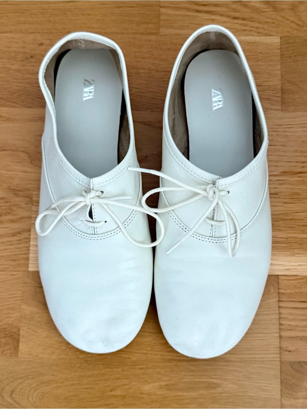 ZARA White Leather Lace Up Flats Shoes - 36